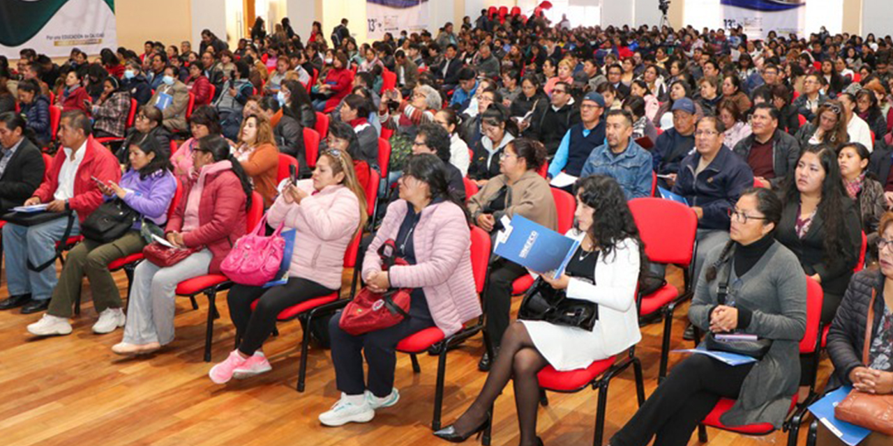 Más de 62.000 maestros participan en el lineamiento educativo de 2025