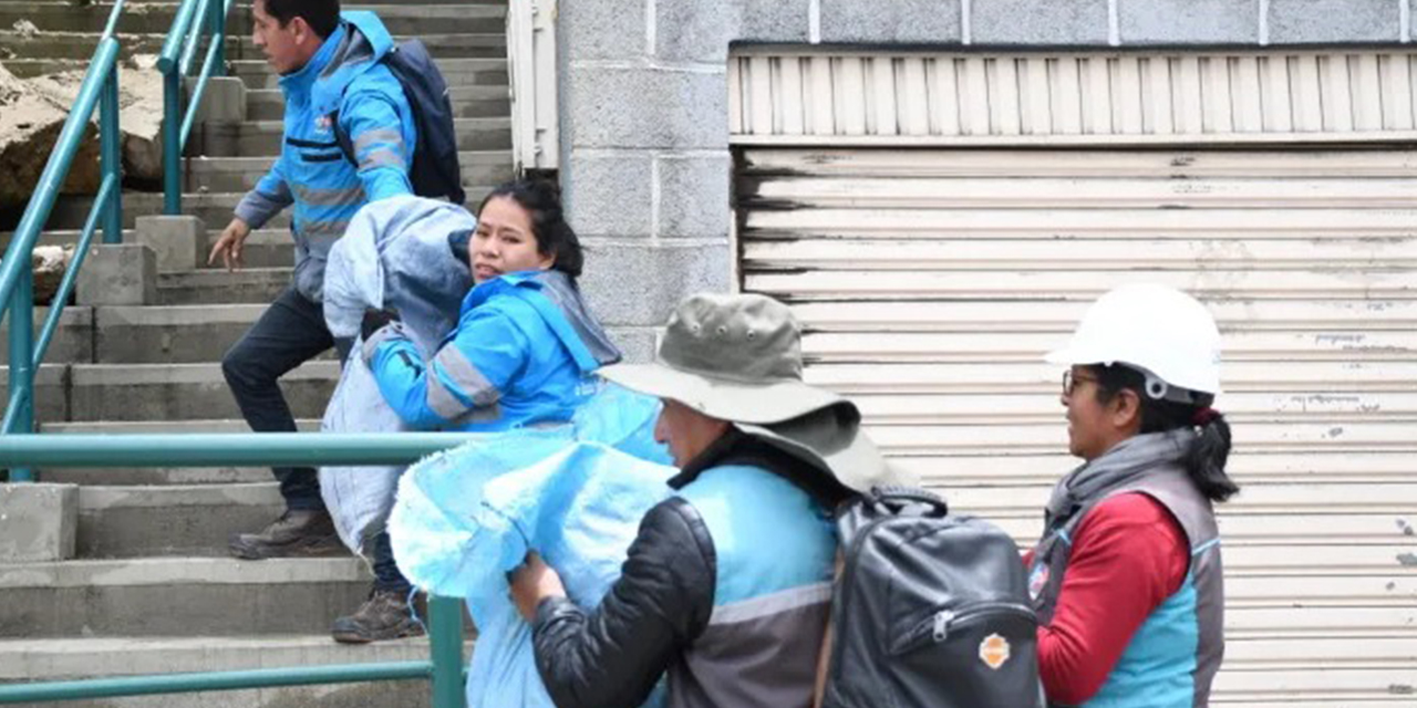 Luego de 17 horas de lluvia La Paz reporta emergencias y 12 familias son evacuadas