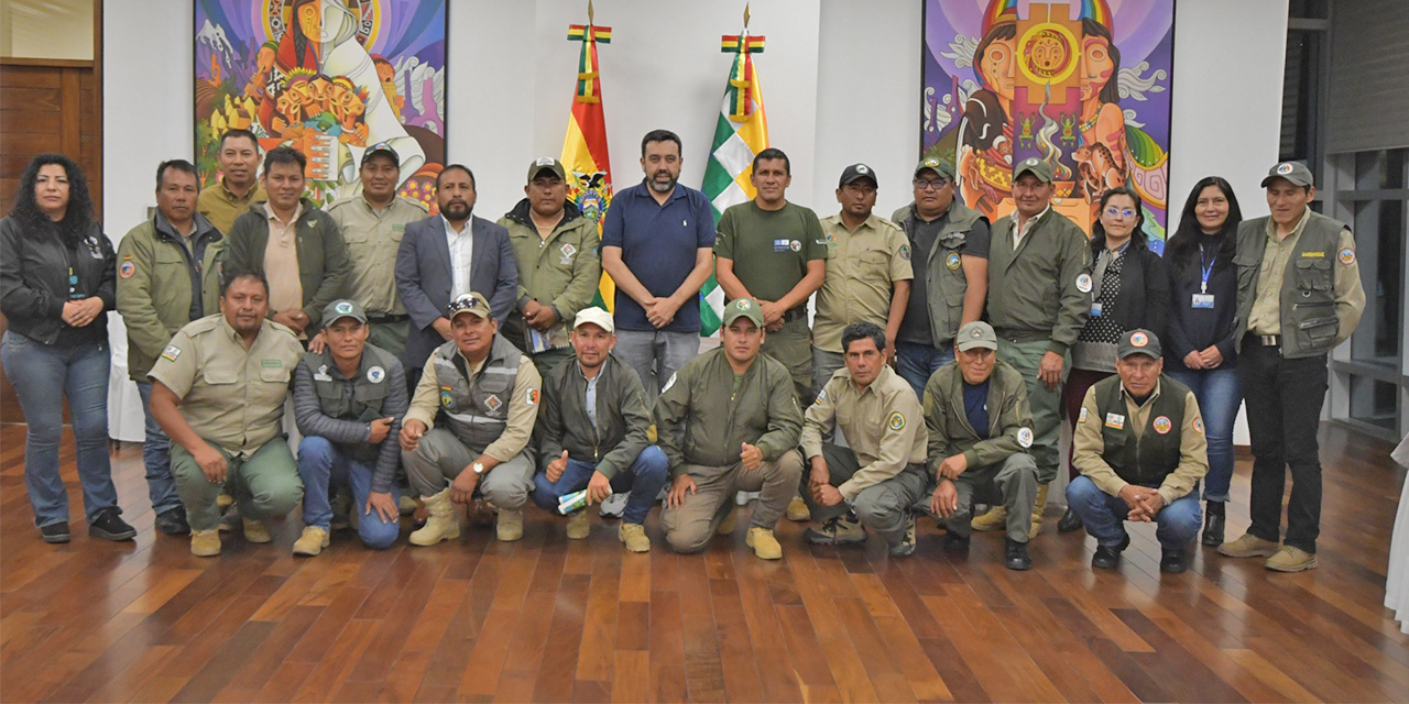 Evalúan propuestas para fortalecer la defensa de las áreas protegidas