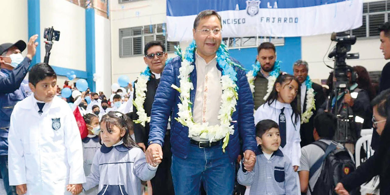 El presidente Luis Arce durante la inauguración de la gestión educativa en 2024.