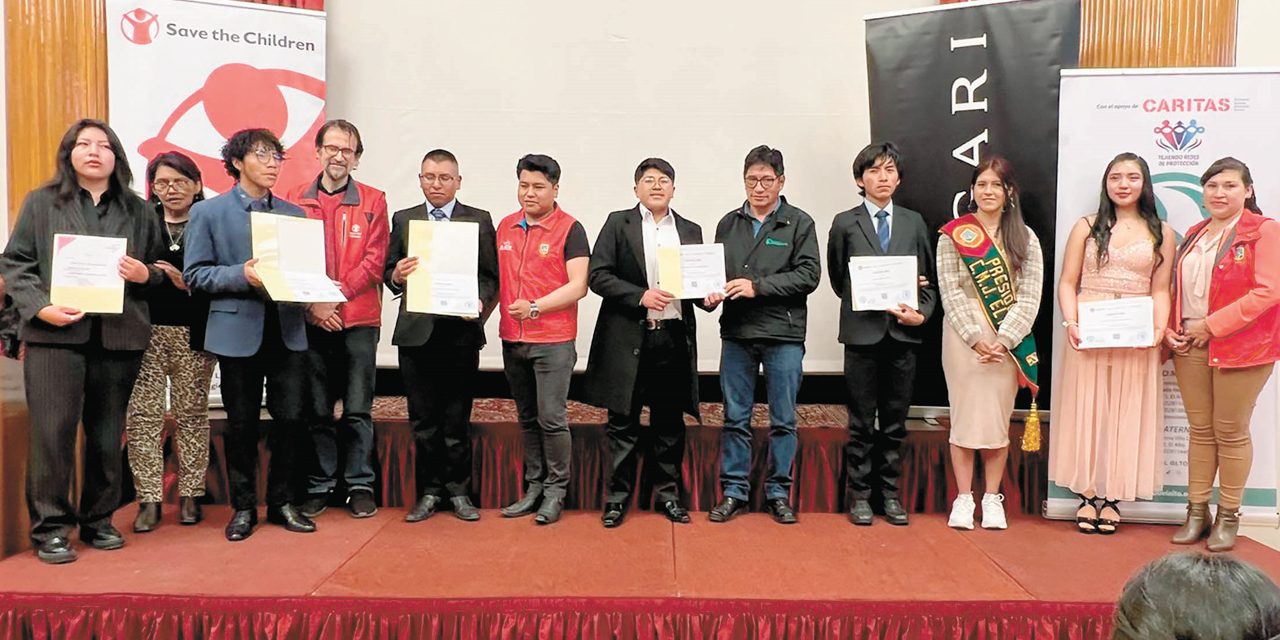 Los flamantes graduados.