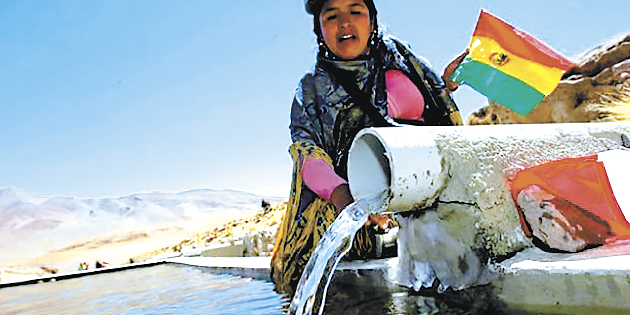 Acceso al agua en las comunidades.