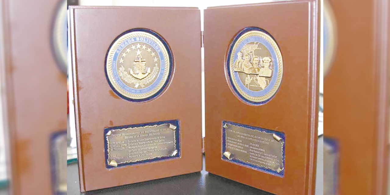Moneda conmemorativa por dos siglos de conciencia marítima.
