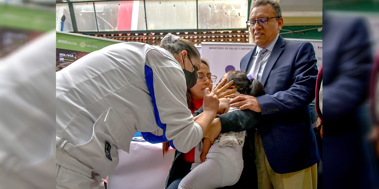 Distribuyen 569.000 vacunas pediátricas contra la influenza y se aguarda llegada de más para adultos