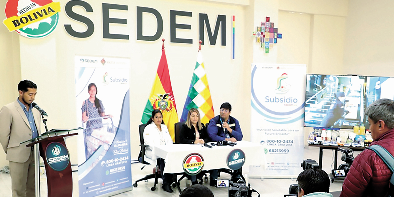 Autoridades del Sedem en conferencia de prensa.