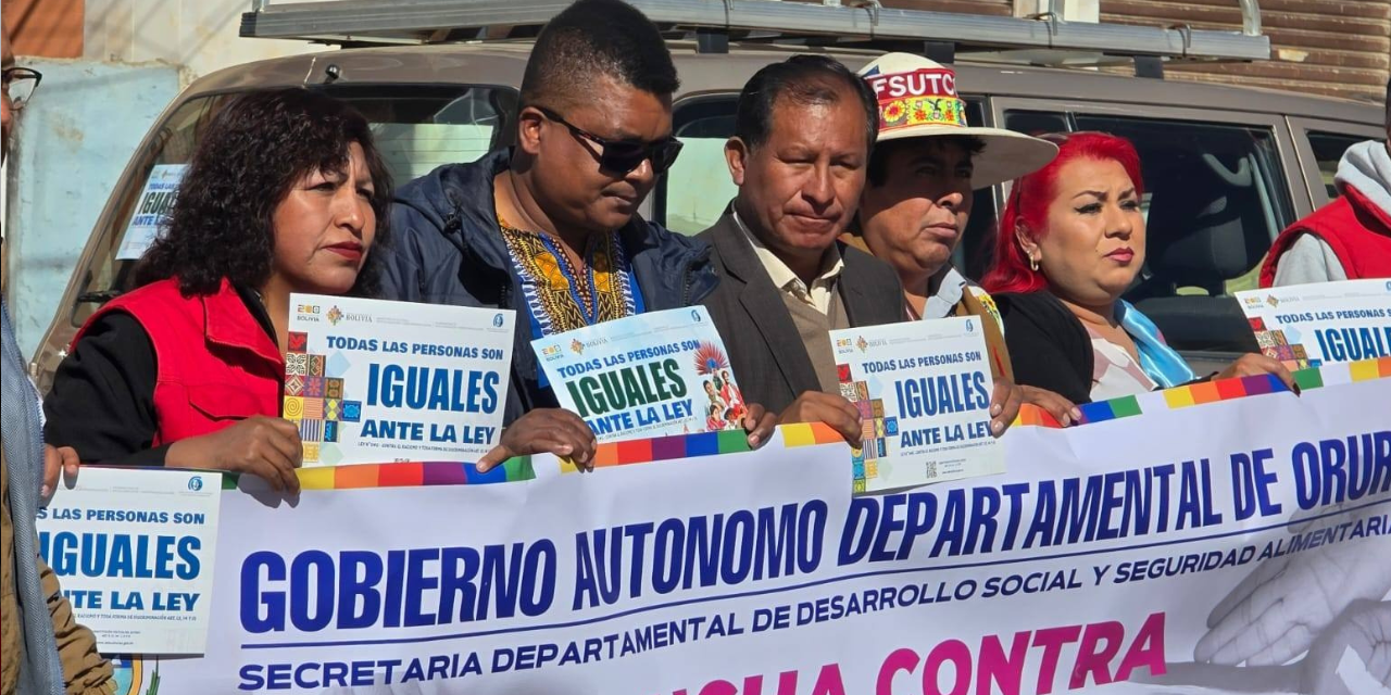 En Oruro, el Ministerio de Culturas encabezó una marcha y expresiones culturales en conmemoración de la fecha.