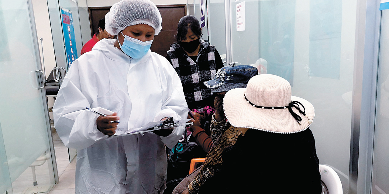 Atención en un centro de salud alteño.