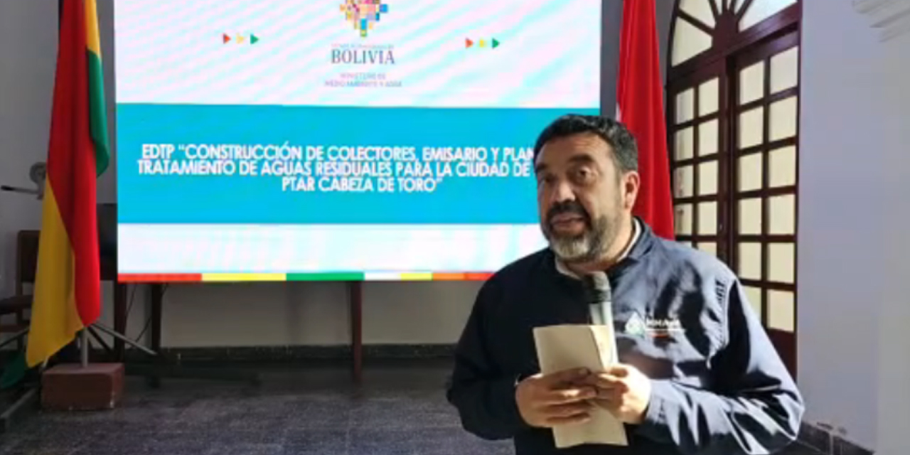 El ministro de Medio Ambiente y Agua, Álvaro Ruiz, presentó el proyecto en Tarija.