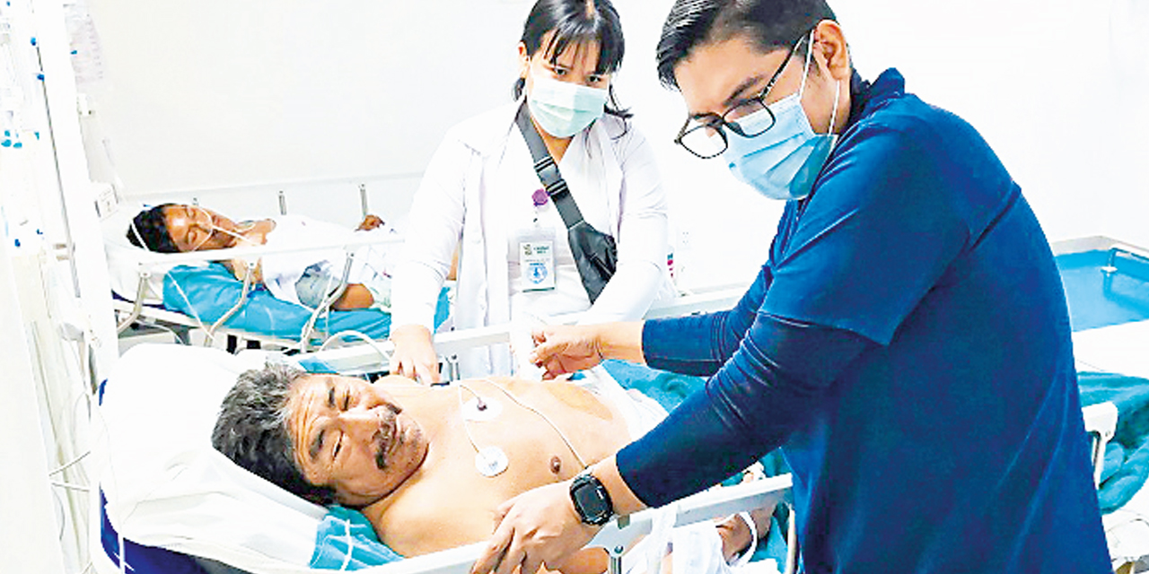 Atención en el moderno Hospital de Montero.