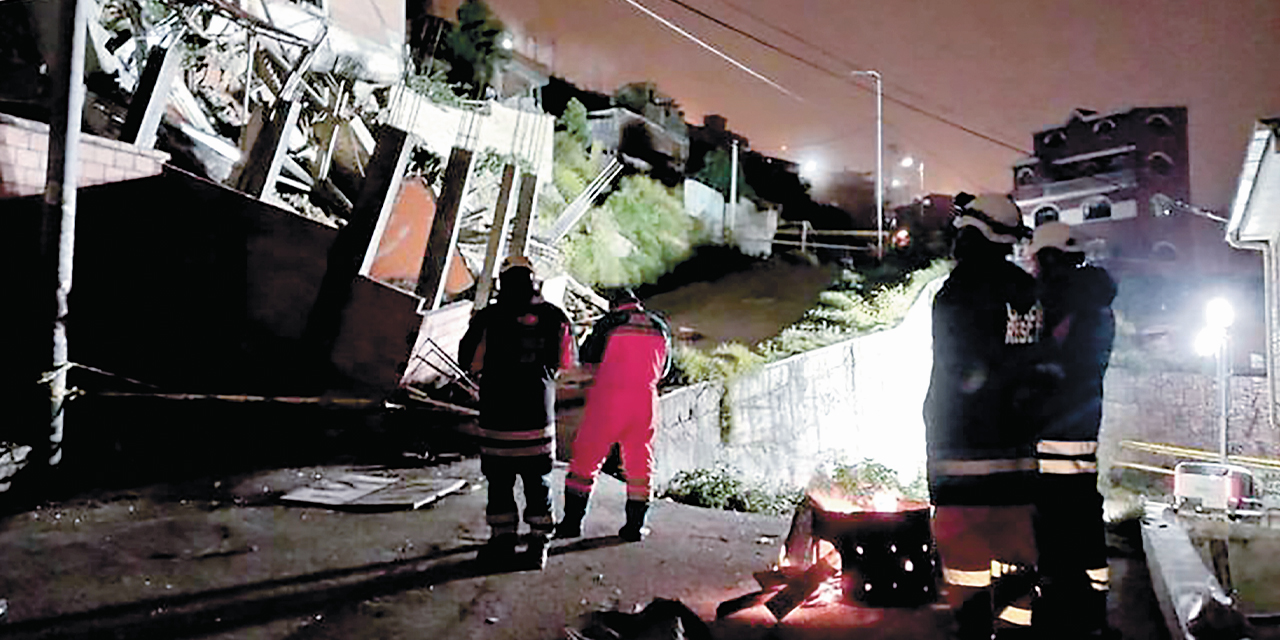 Lluvias provocan colapso de viviendas en Bajo San Isidro, en La Paz.AC
