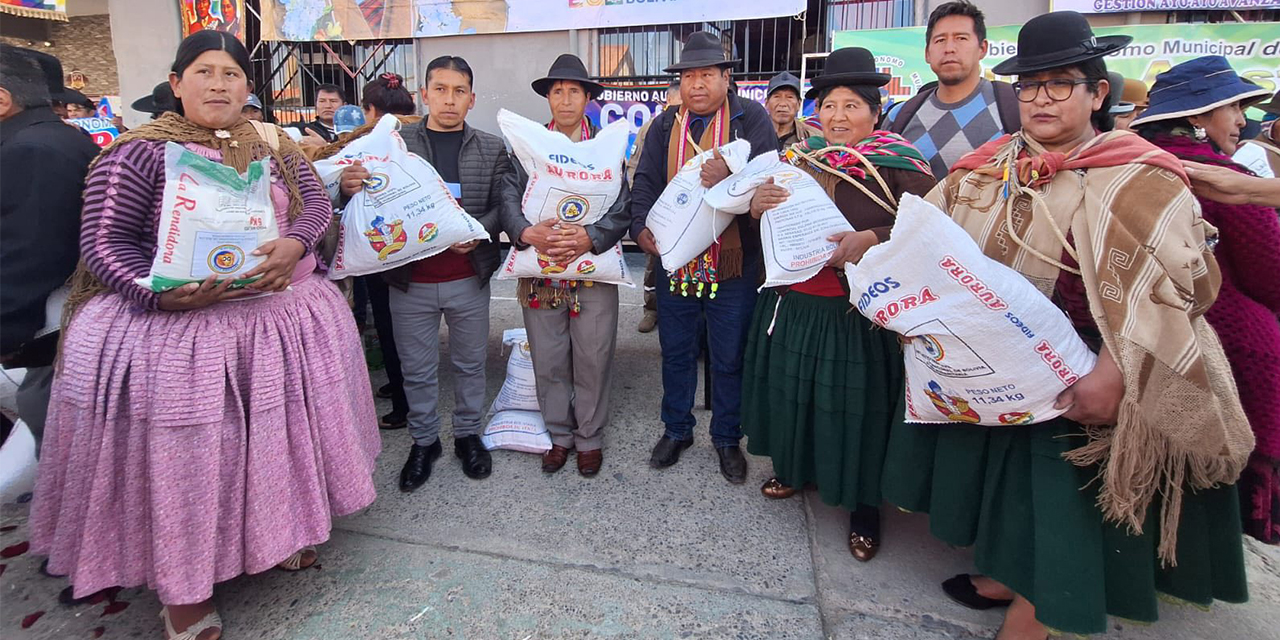 Gobierno entrega 210 toneladas de alimento a damnificados por eventos adversos en La Paz