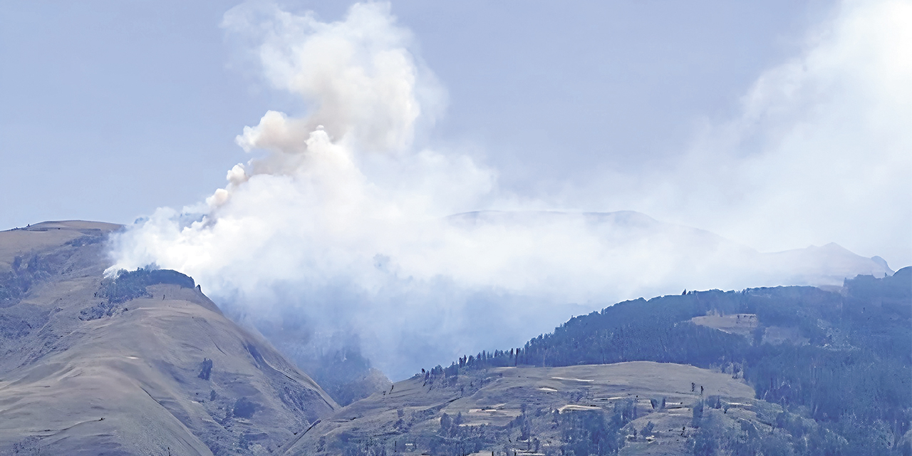 Incendio en el Parque Tunari.