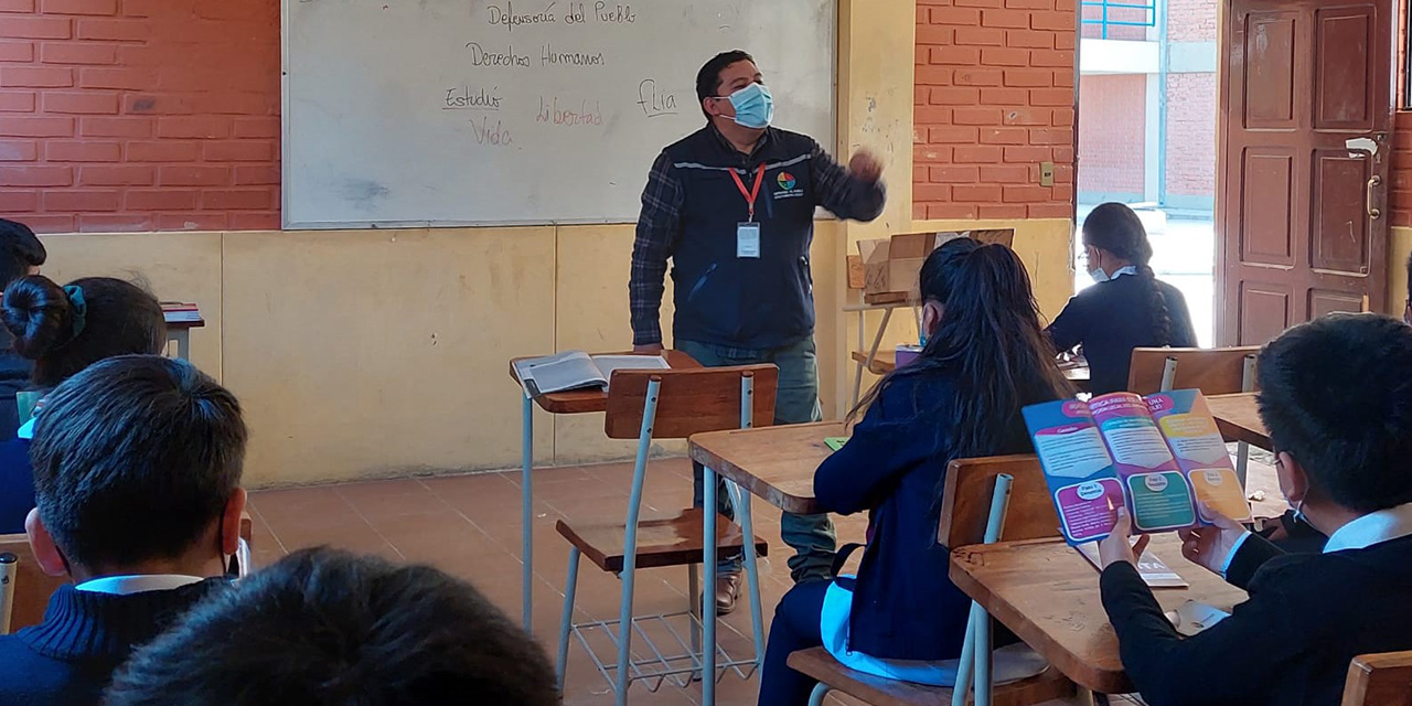 Gobierno asignó 2.360 ítems y redujo el déficit histórico en el magisterio nacional