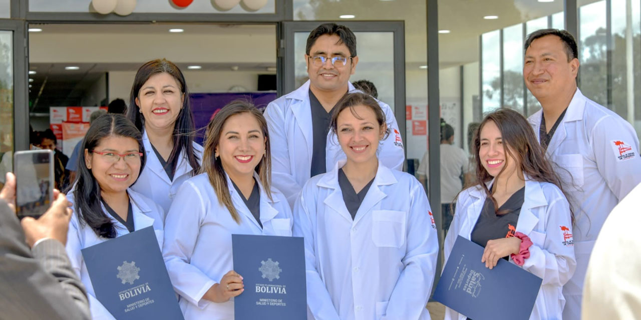 Los nuevos profesionales del hospital.