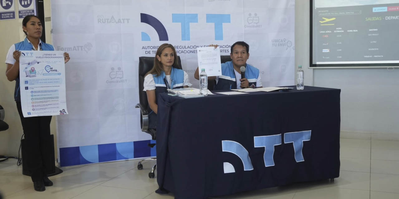 El director de la ATT, Néstor Ríos, en conferencia de prensa, ayer.