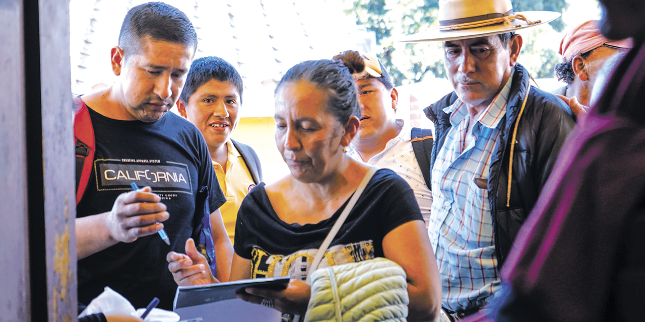 Los comunarios que están a favor del proyecto petrolero.