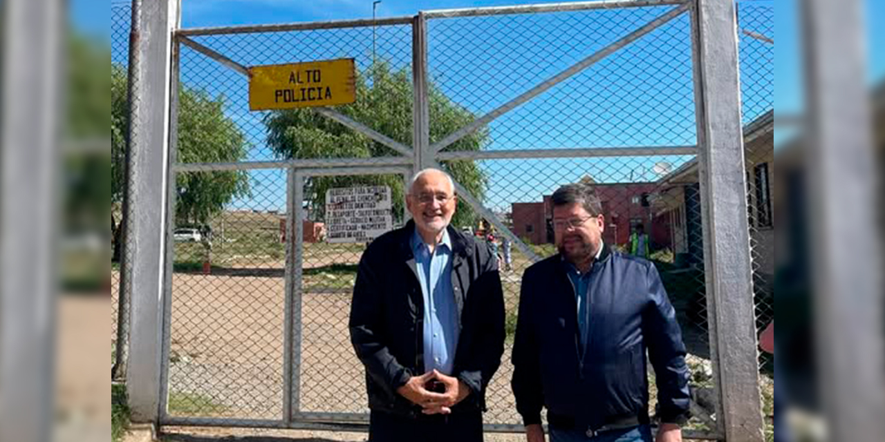 Carlos Mesa (izq.) y Samuel Doria Medina. Foto: RRSS