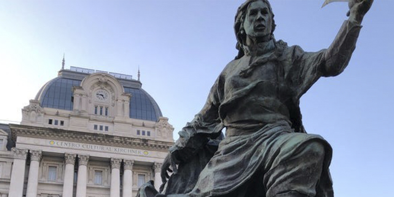 Monumento a Juana Azurduy en Buenos Aires.