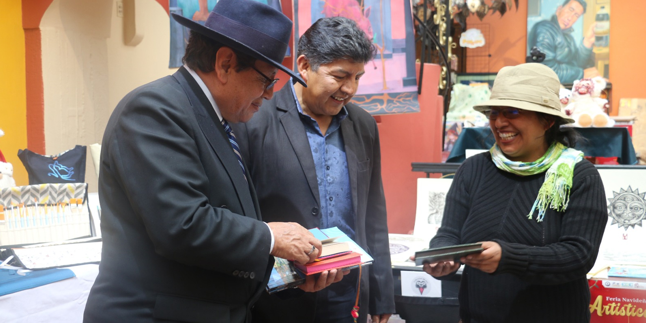 Autoridades de la FCBCB visitan la feria