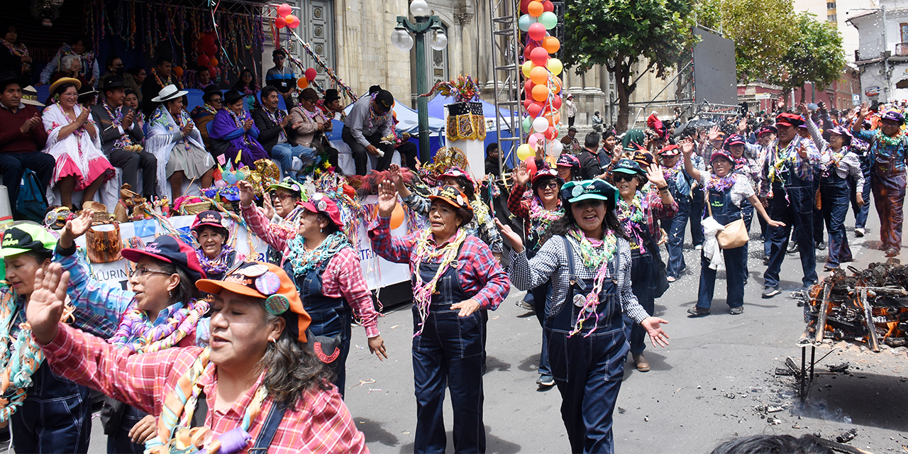 Lanzan el Carnaval Plurinacional de Bolivia con muestras de diversidad