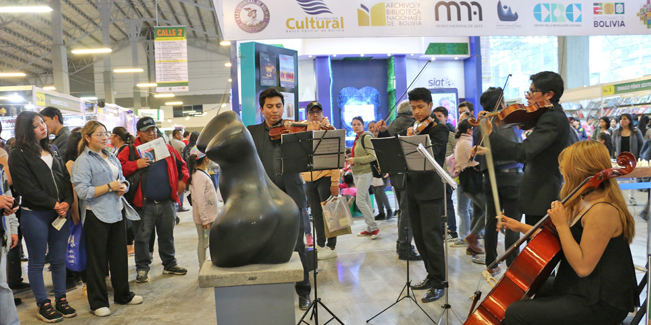 Exitosa participación de la Fundación Cultural del BCB en la 28º Feria Internacional del Libro de La Paz