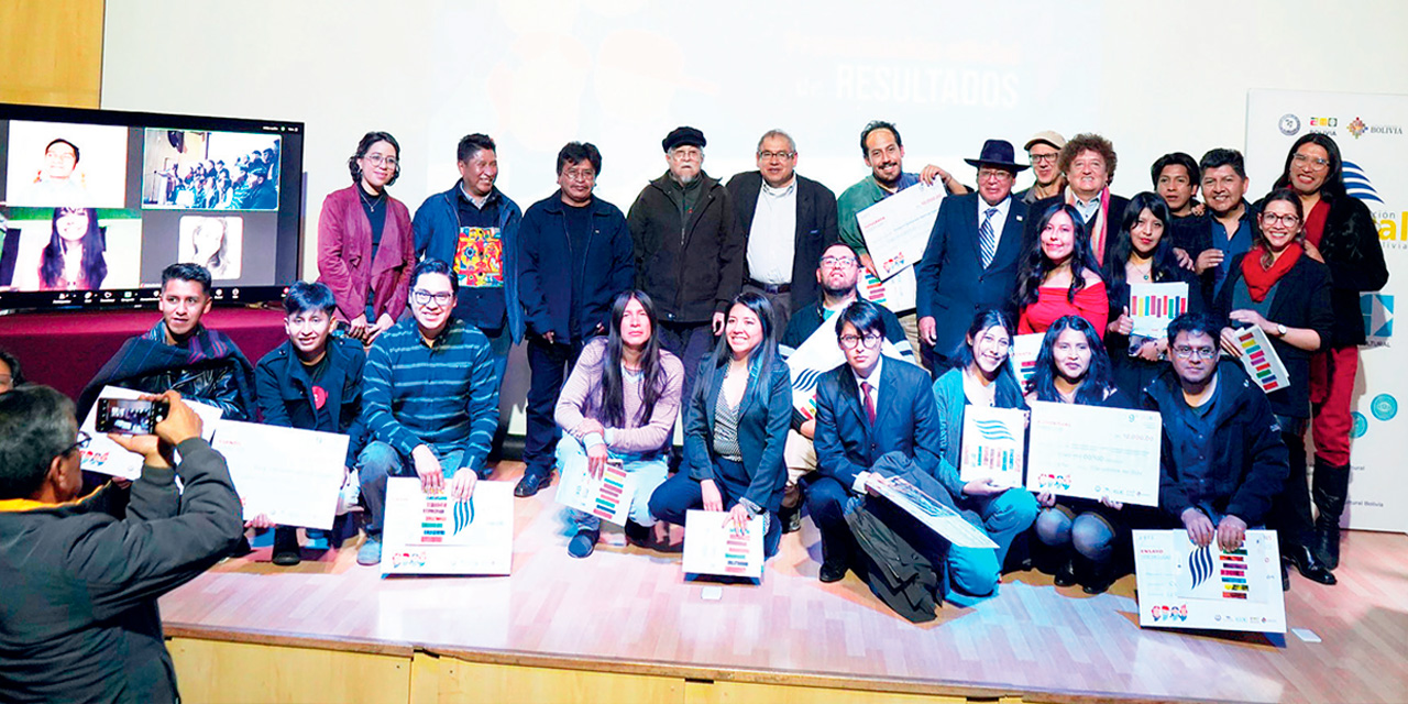 Acto de premiación de las obras de la Novena Convocatoria Letras e Imágenes de Nuevo Tiempo: Jóvenes en el Horizonte del Bicentenario de Bolivia 2025. Foto: ARCHIVO FC-BCB