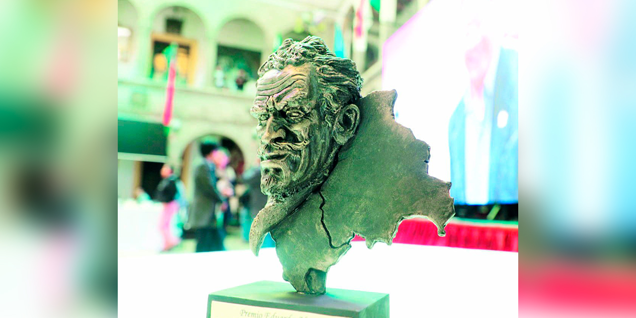 La estatuilla del premio Eduardo Abaroa. Foto: MCDyD