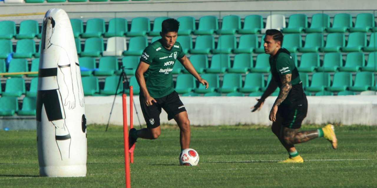 Jugadores de la Selección en la primera práctica en el ‘Tahuichi’. (Foto: APG)