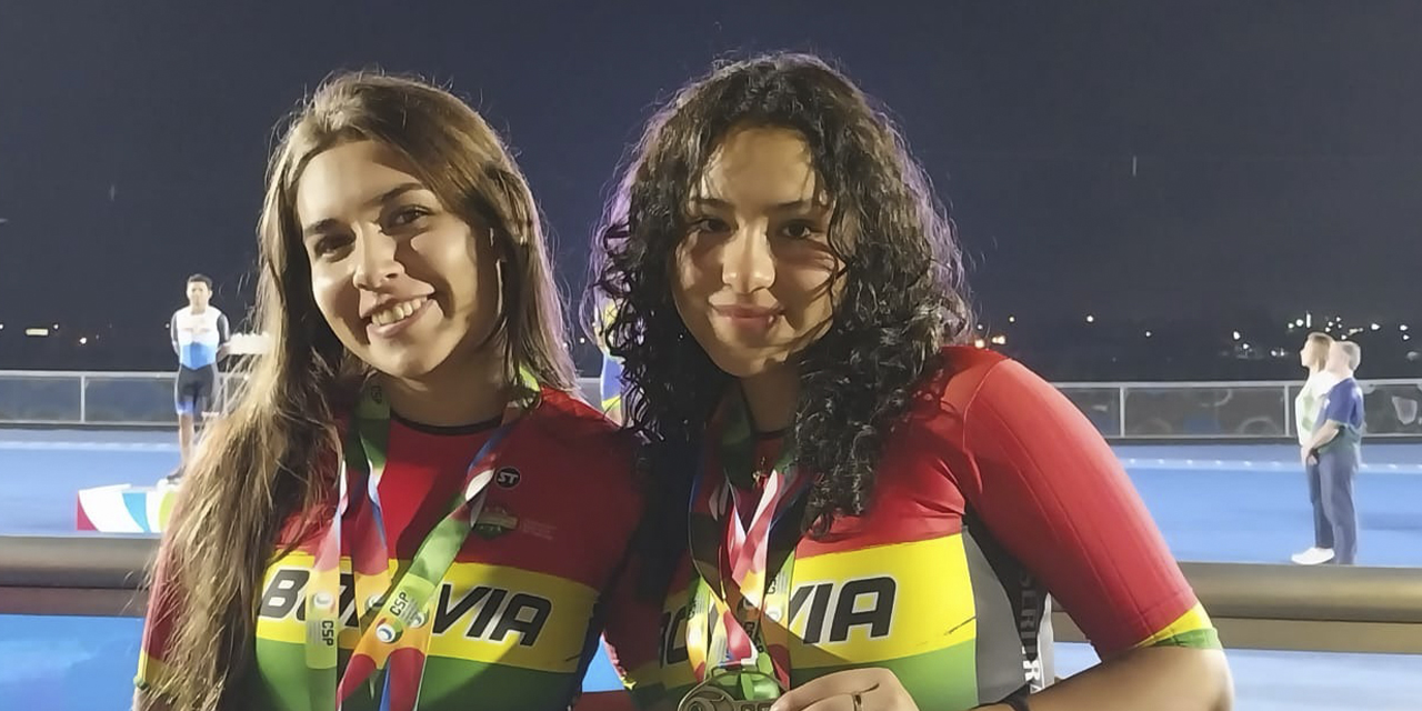 Krista Vlahovic y Amira Rosales con las medallas que lograron. (Foto: Nación Deportiva)