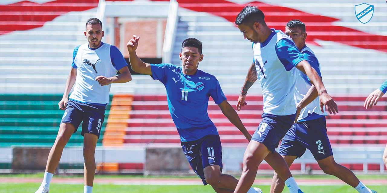 El equipo celeste en el cierre de prácticas en Sucre. (Foto: Bolivar)