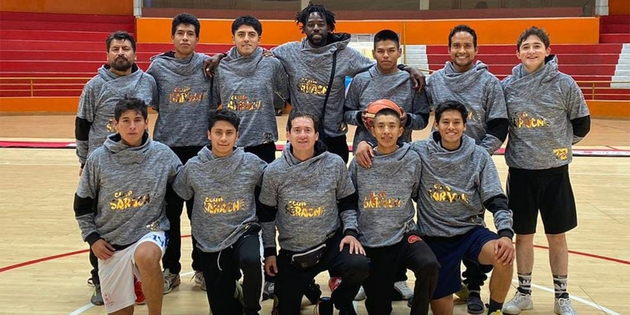 Equipo de Saracho, uno de los líderes del torneo de baloncesto.