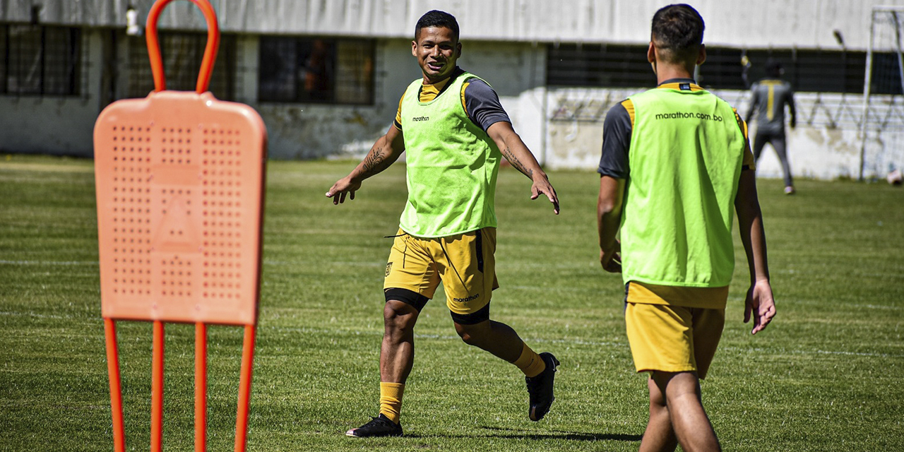 Carlos Roca, lateral izquierdo de The Strongest.