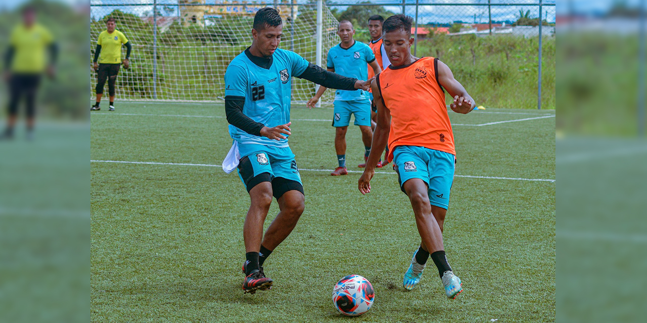 Jugadores de Vaca Díez en etl cierre de prácticas en Cobija. (Foto: Vaca Diez)