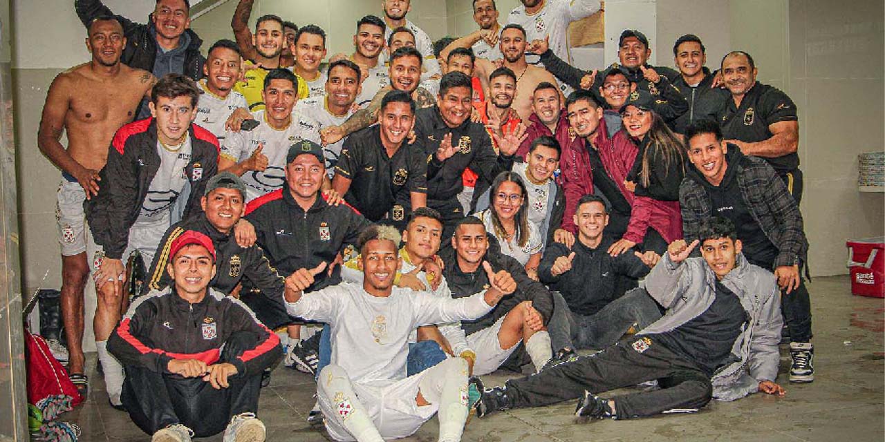 El festejo de los jugadores de Real Santa Cruz. Foto: Real Santa Cruz