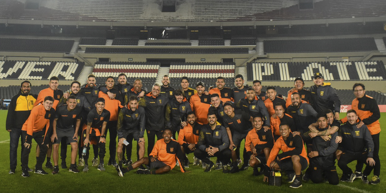 El Tigre en el cierre de prácticas en el Monumental. (Foto: The Strongest)