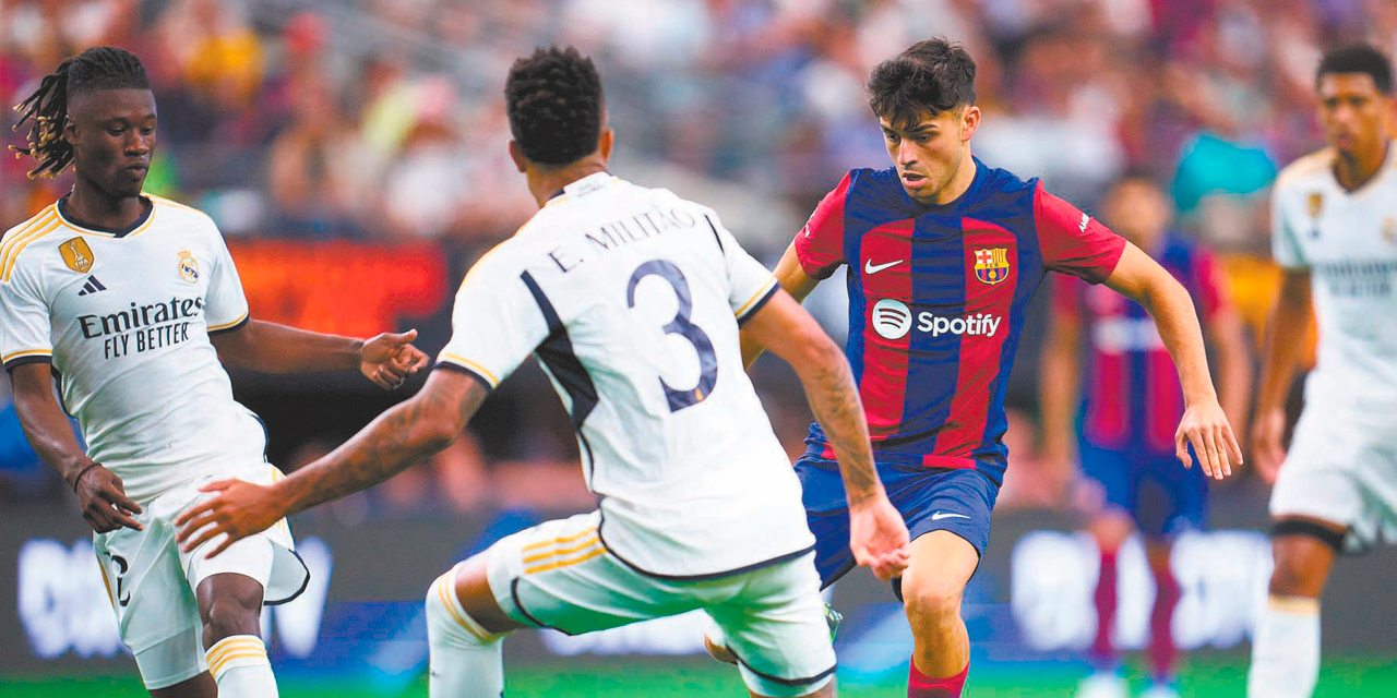 Una escena del clásico español jugado en Dallas. Foto:  @FCBarcelona_es