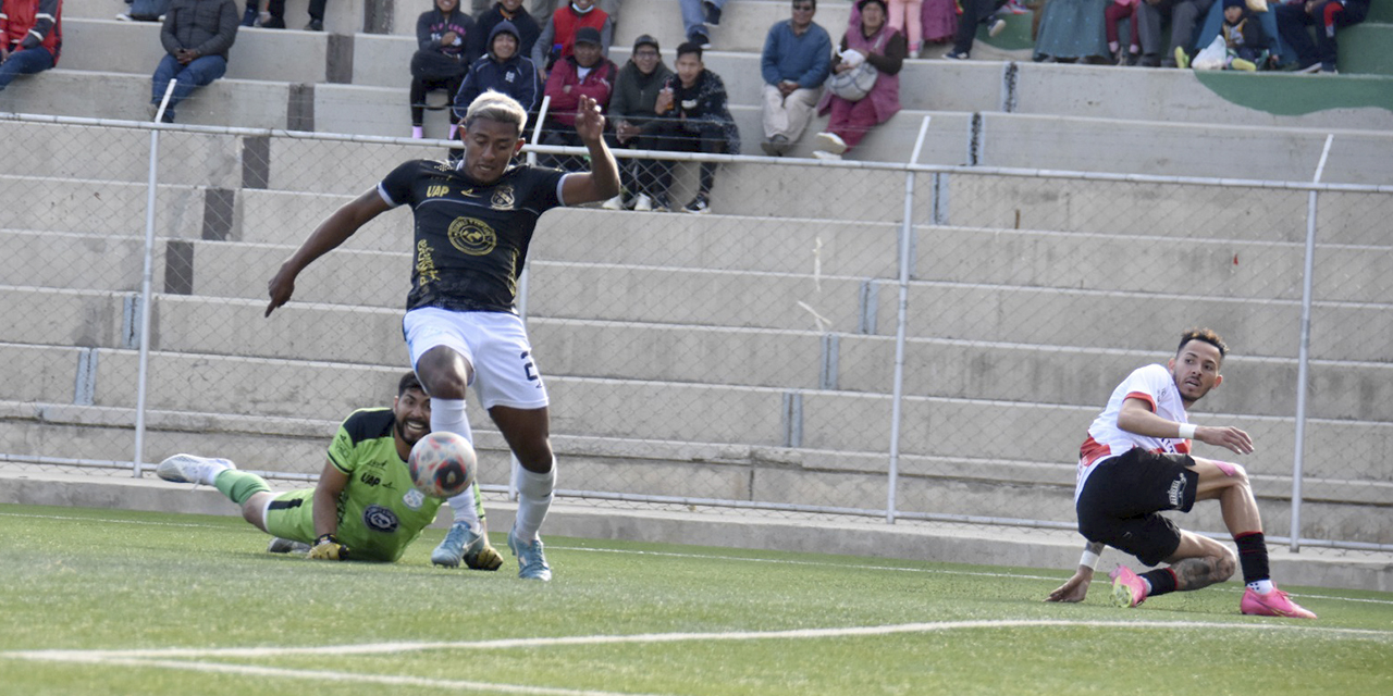 El ente matriz del fútbol sudamericano recomienda reducir el número de clubes en el campeonato profesional boliviano.