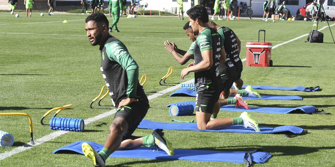 Adrián Jusino al frente del trabajo físico.