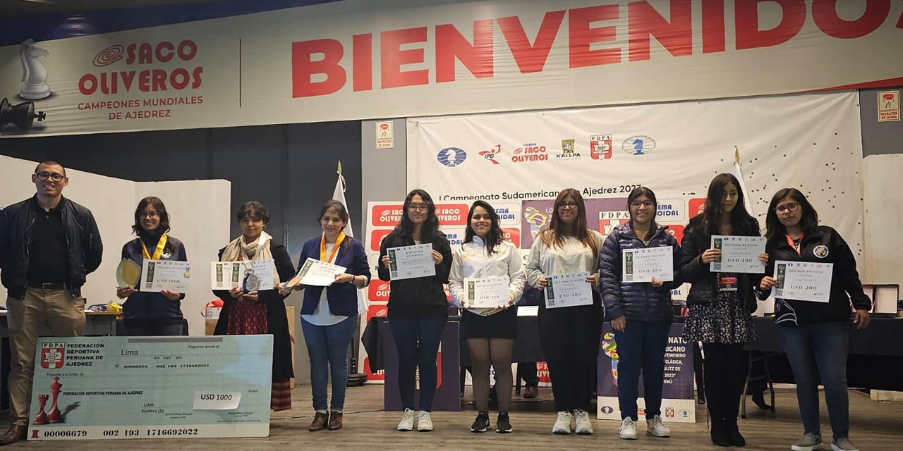 Las ajedrecistas que se ubicaron en los primeros lugares en el Sudamericano de ajedrez. // FOTO:  TÉLAM