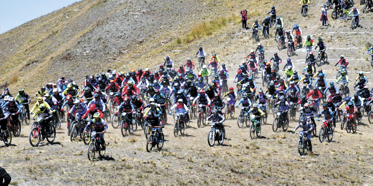 Cientos de ciclistas serán parte del Sorata Jach’a Avalancha 2023. // FOTO:  Jach’a Avalancha 2022