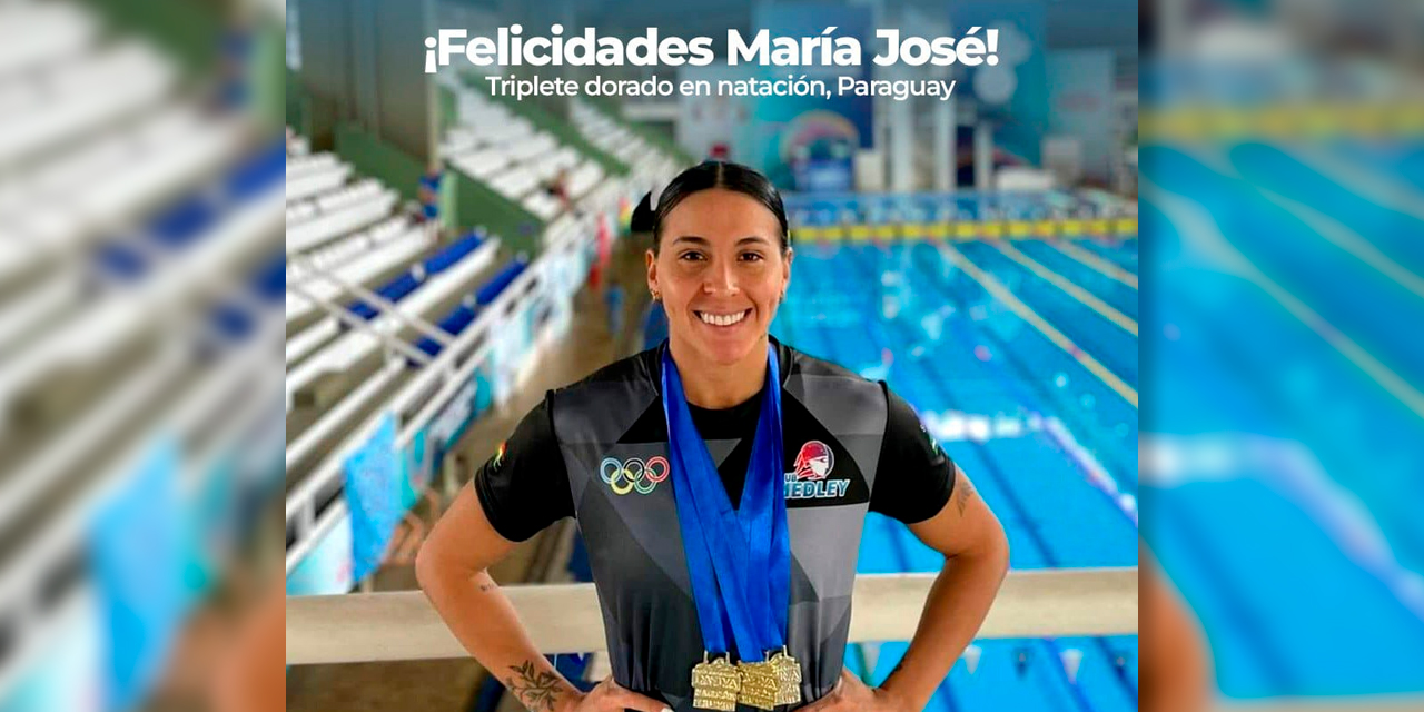 La nadadora María José con sus tres medallas de oro. 1 Foto: RRSS