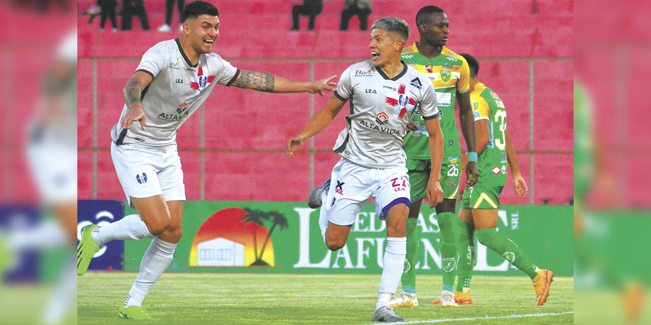 Jugadores de Real Tomayapo festejan la victoria. | Foto: APG