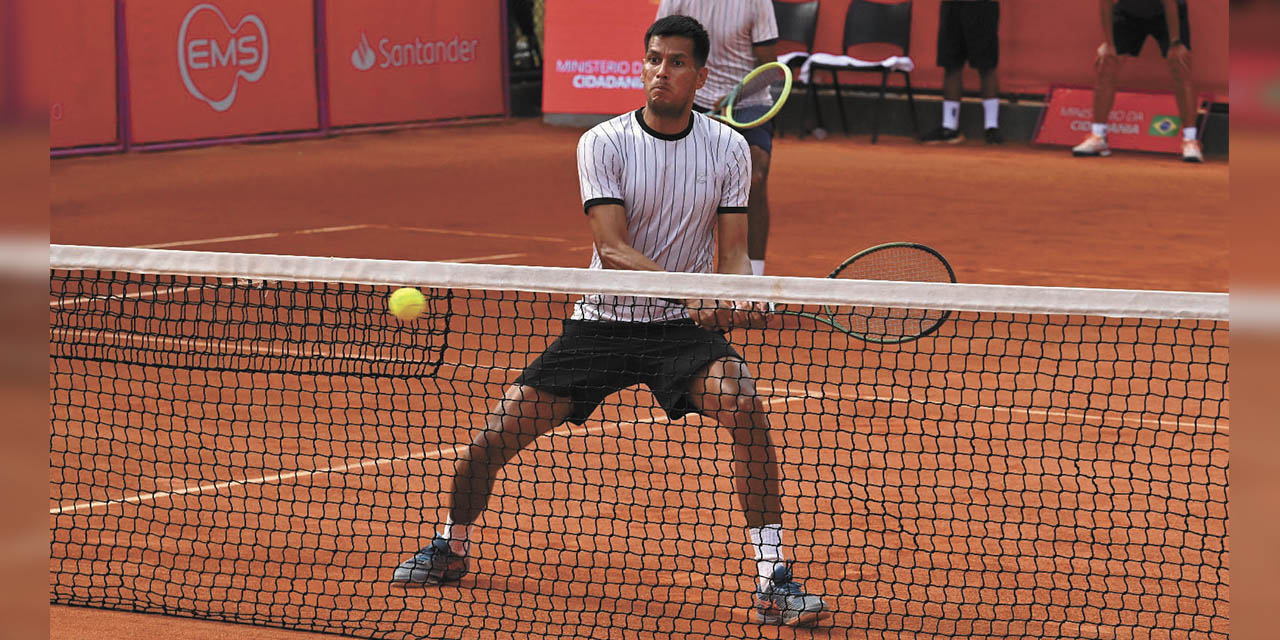 La dupla boliviana Federico Zeballos y Boris Arias apunta a ganar otro título internacional en dobles de tenis. | Foto: Instituto Sports 