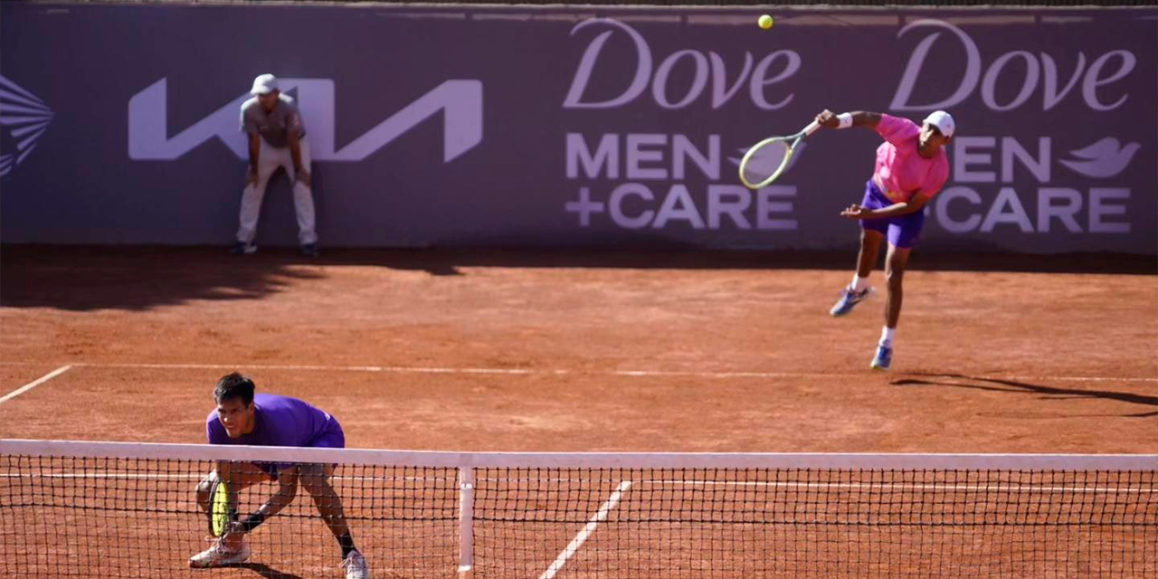 La dupla Zeballos-Arias en pleno partido de la final en Santiago. Foto: CHALLENGER SANTIAGO