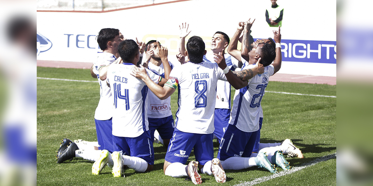 Jugadores de GV San José festejan la victoria lograda en casa. | Foto: APG