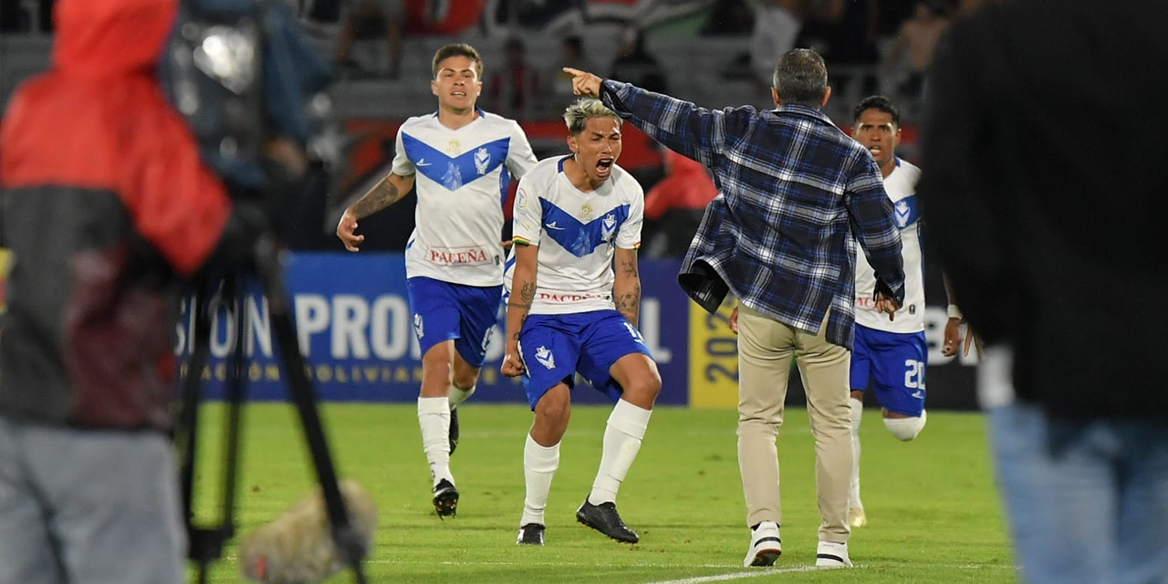 Ronaldo Sánchez grita su gol, el cuarto que le dio el triunfo al elenco orureño.