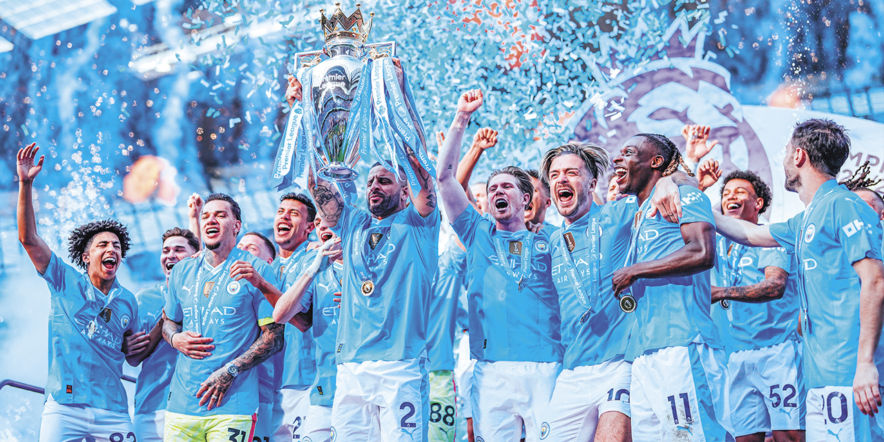 Jugadores del Manchester City celebran el título de la Premier.  | Foto: @ManCity