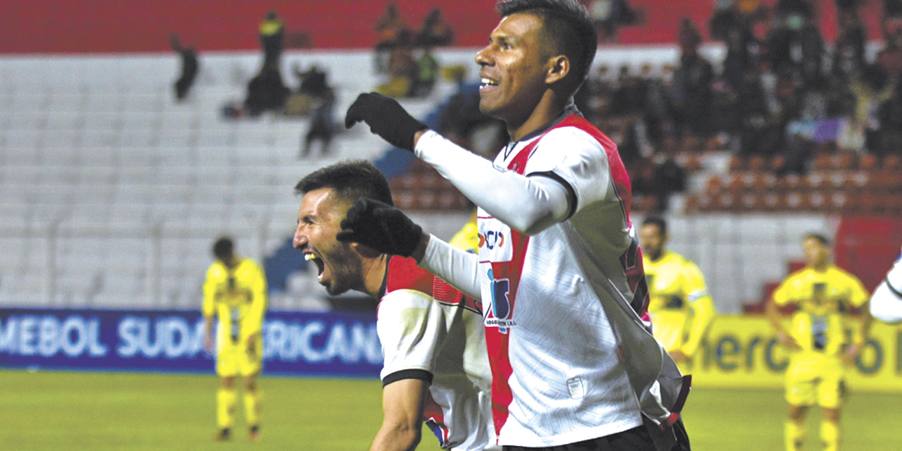 William Álvarez grita su gol, el que le dio el triunfo a Nacional Potosí.