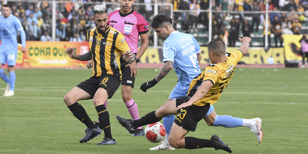 El fútbol profesional ingresa en una pausa. Foto: Jorge Mamani