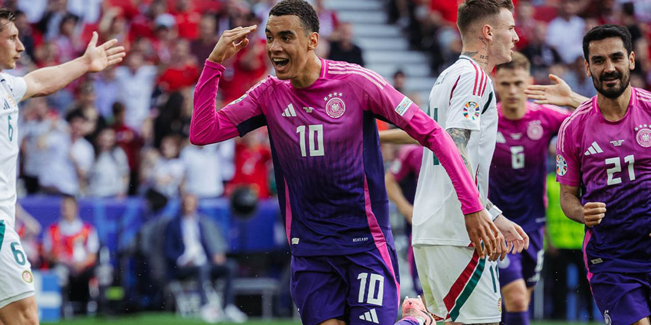 Jamal Musiala (10) festeja la victoria del seleccionado alemán.